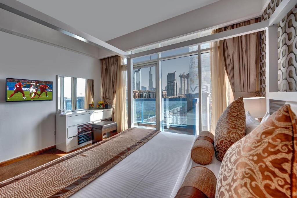 Сьюит (Люкс «Гранд») апарт-отеля Emirates Grand Hotel Apartments, Дубай