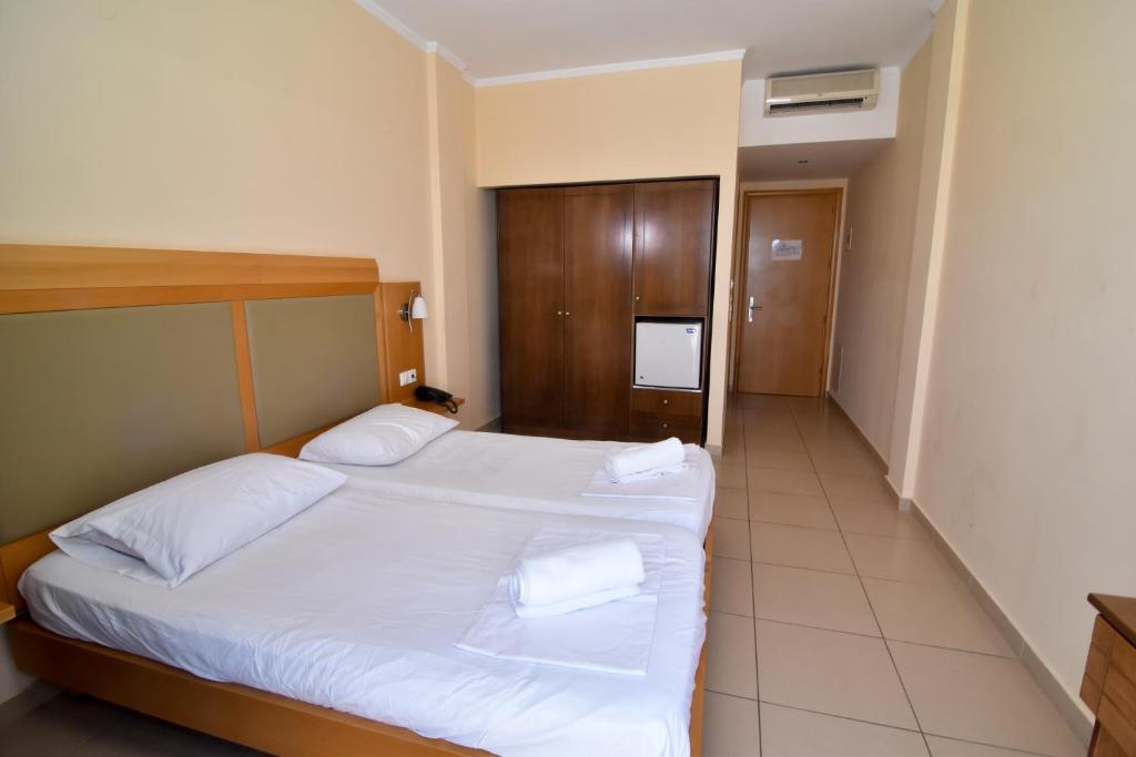 Двухместный (Специальное предложение - Двухместный номер с 1 кроватью или 2 отдельными кроватями) отеля Hermes Hotel, Кефалос