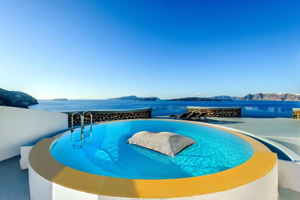 Вилла (Вилла с 2 спальнями и собственным бассейном) отеля Ambassador Santorini Luxury Villas & Suites, Акротирион