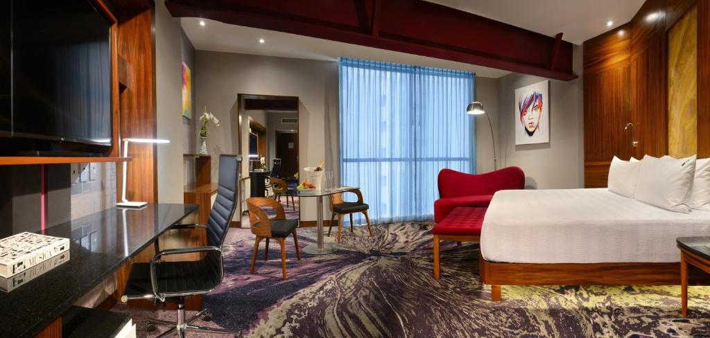 Трехместный (Номер Делюкс с кроватью размера «king-size») отеля Hard Rock Hotel Guadalajara, Гвадалахара