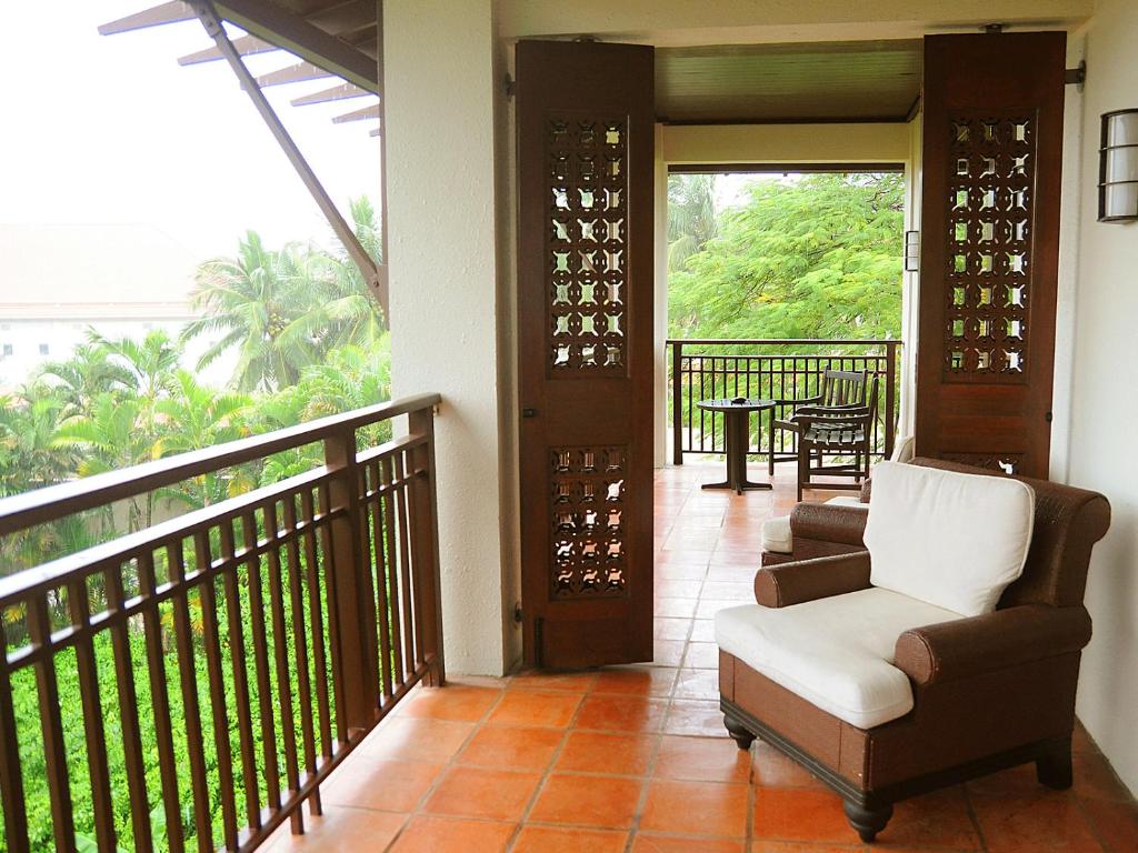 Семейный (Семейный номер у балкона) курортного отеля Furama Resort Danang, Дананг