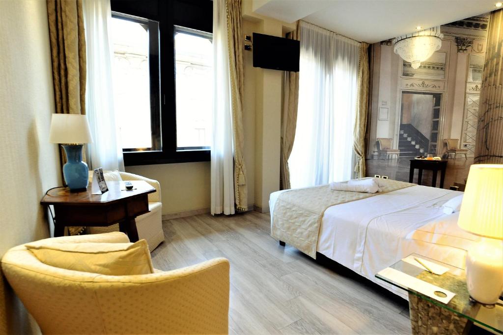 Двухместный (Большой двухместный номер с 1 кроватью) отеля Hotel Pierre Milano, Милан