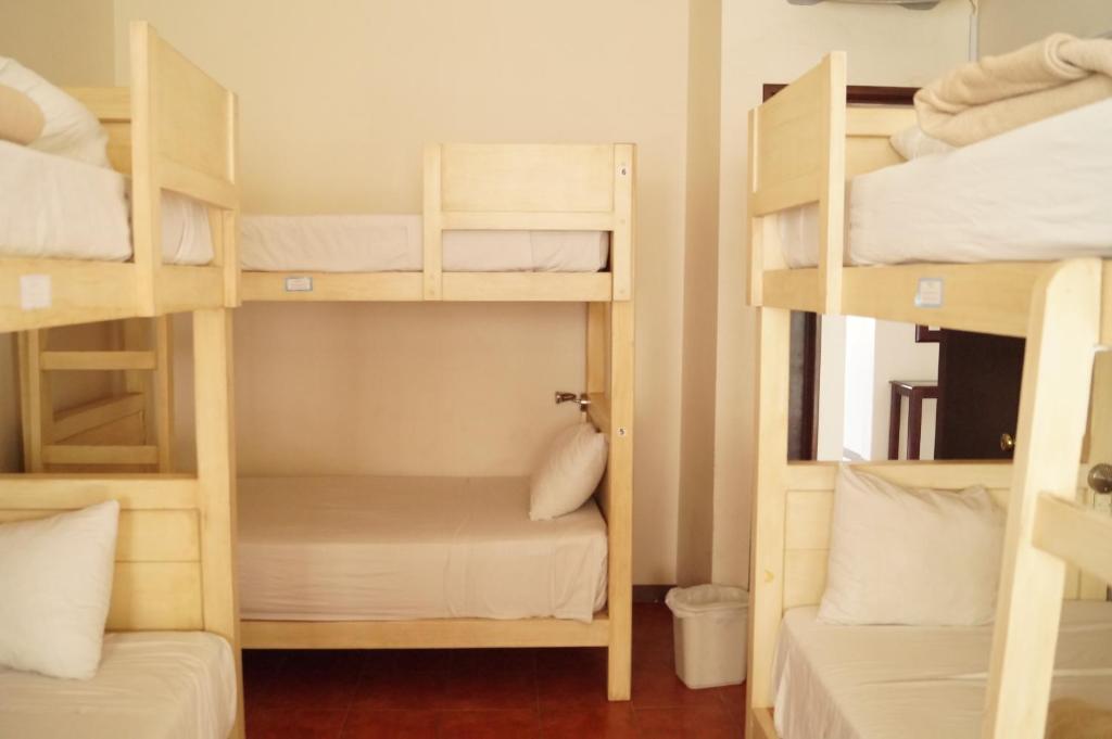 Номер (Спальное место на двухъярусной кровати в общем номере для женщин) хостела Hostal de Las Américas, Оахака-де-Хуарес