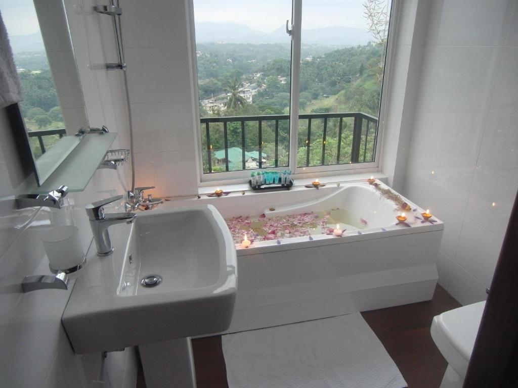 Двухместный (Suite with Bathtub - River & Mountain View), Villa Arunalu Kandy