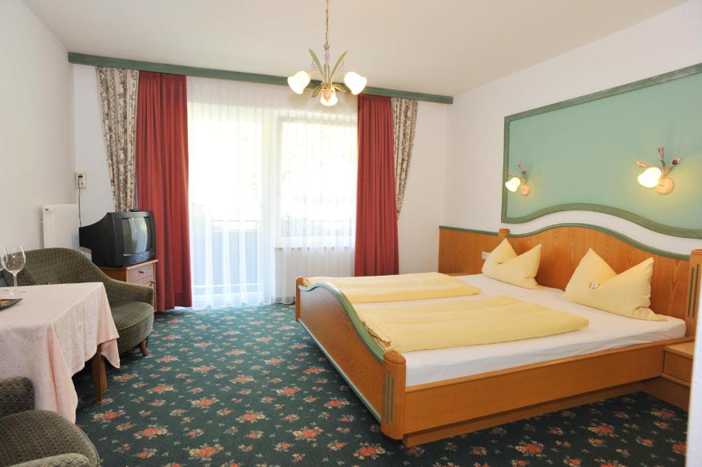 Двухместный (Двухместный номер с 1 кроватью и балконом) отеля Hotel Zeferer, Радштадт
