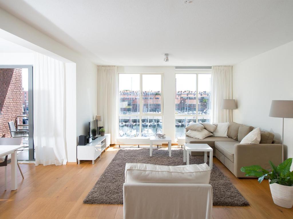 Двухместный (Просторные апартаменты «22» с 1 спальней и видом на гавань) апартамента BizStay Harbour Scheveningen Apartments, Схевенинген