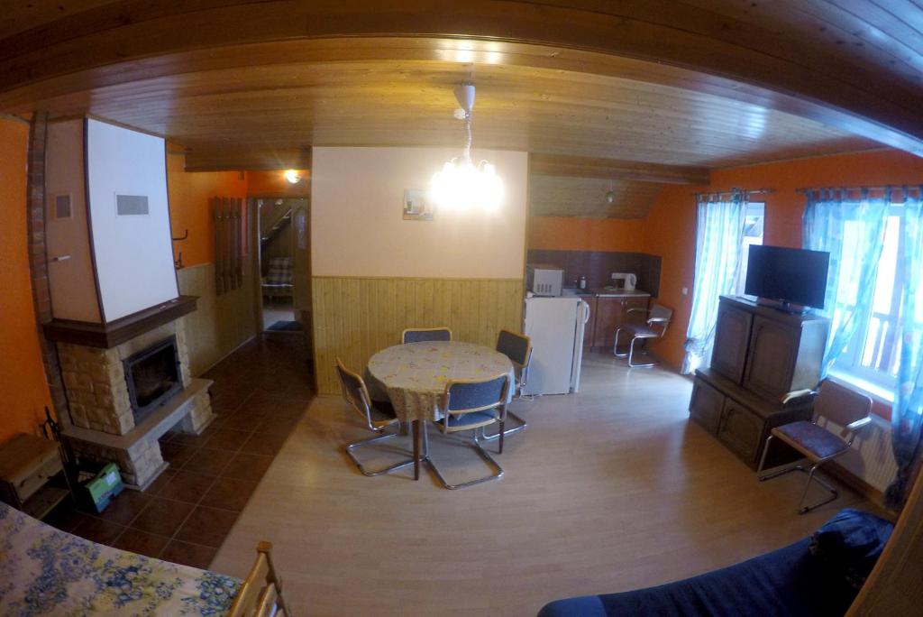 Апартаменты (Апартаменты (для 4–6 взрослых)) гостевого дома Küljemäe puhkemaja, Отепя