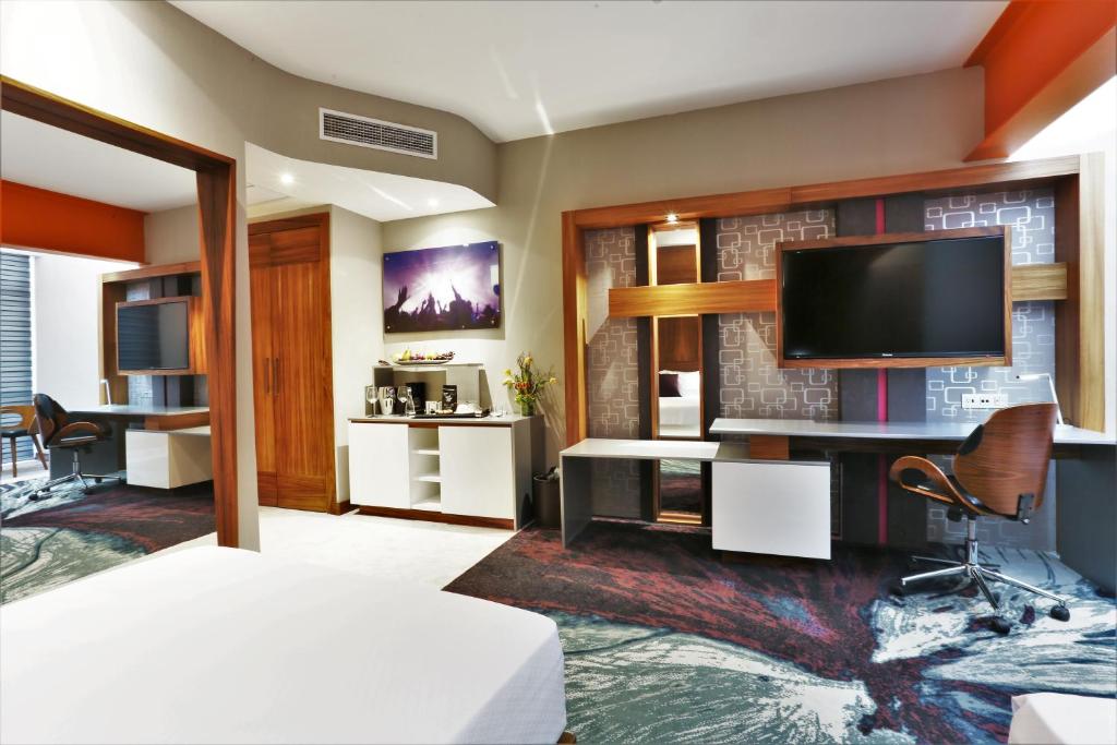 Двухместный (Номер Делюкс с кроватью размера «king-size» и гидромассажной ванной) отеля Hard Rock Hotel Guadalajara, Гвадалахара