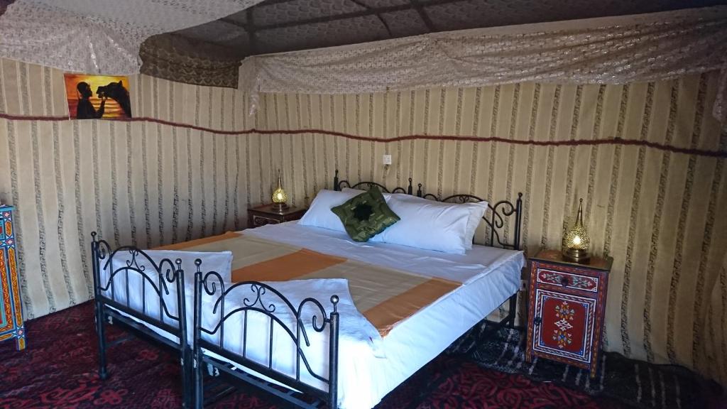 Номер (Шатер) отеля Morocco Deluxe Camp - Assif n'Itrane, Мерзуга