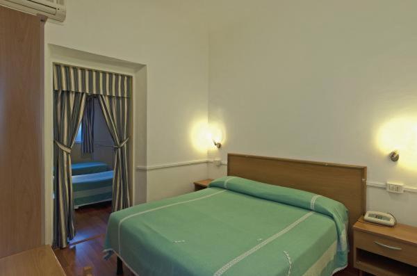 Двухместный (Двухместный номер с 1 кроватью или 2 отдельными кроватями) отеля Hotel Firenze, Виареджо