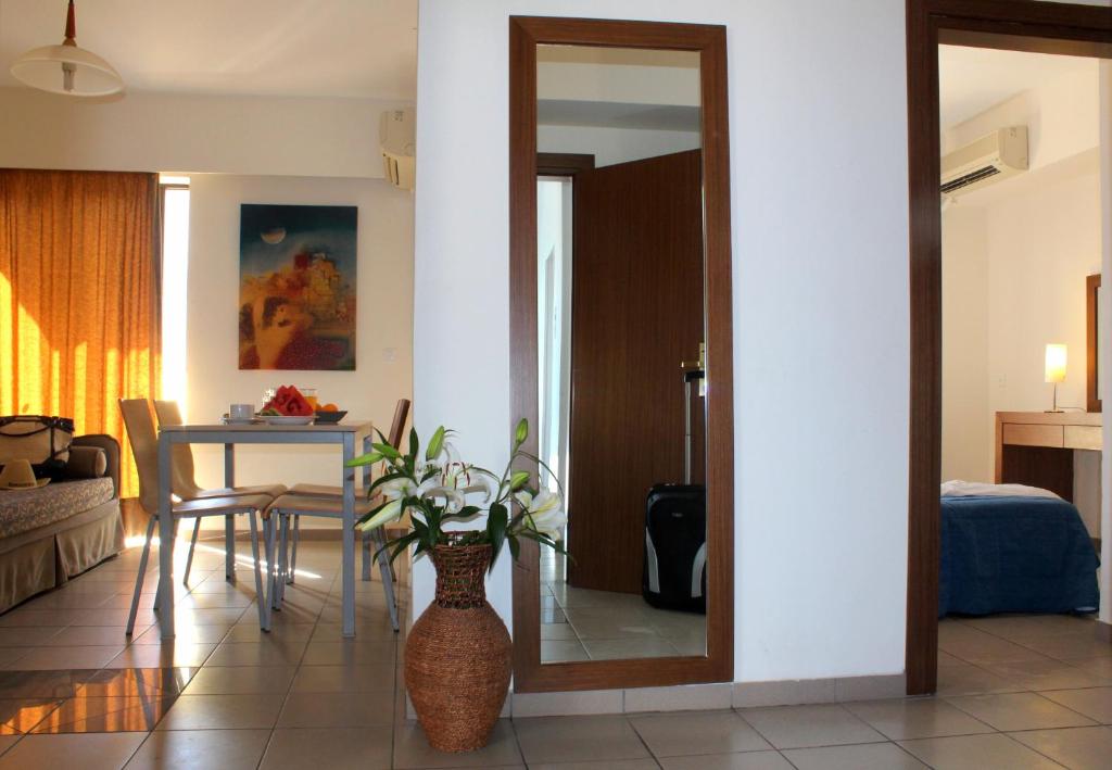Апартаменты (Апартаменты с 2 спальнями) апарт-отеля Rodian Gallery Hotel Apartments, Родос