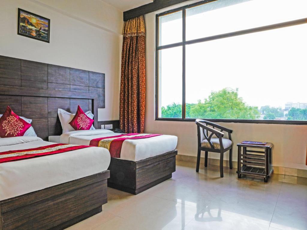 Отель Madhu Resort, Агра