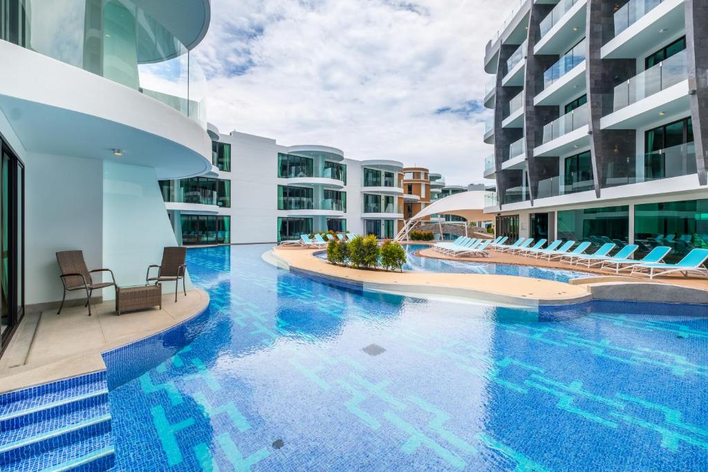 Студио (Номер-студио Делюкс с доступом в бассейн), Апарт-отель Lets Phuket Twin Sands Resort & Spa