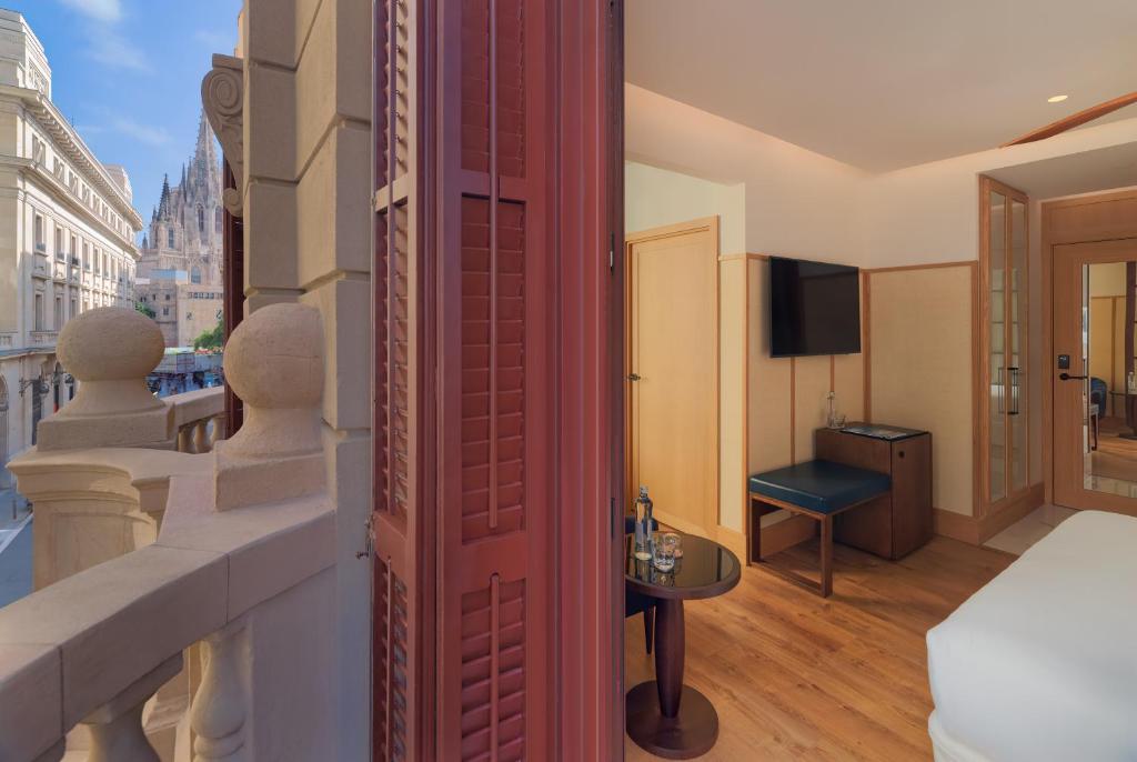 Двухместный (Двухместный номер с 1 кроватью и видом на город) отеля H10 Madison 4* Sup, Барселона