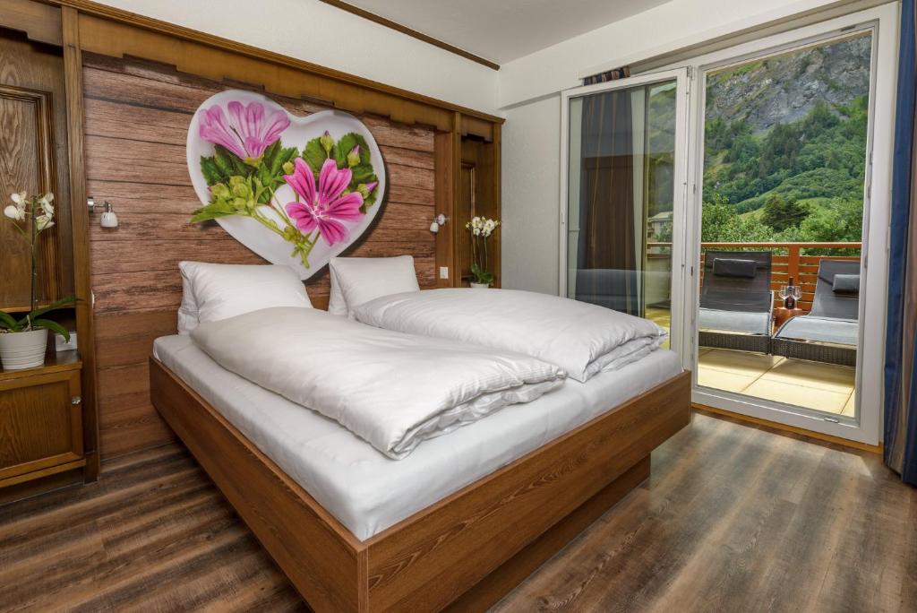 Двухместный (Двухместный номер с 1 кроватью, балконом и видом на горы.) отеля Apparthotel dala, Лойкербад