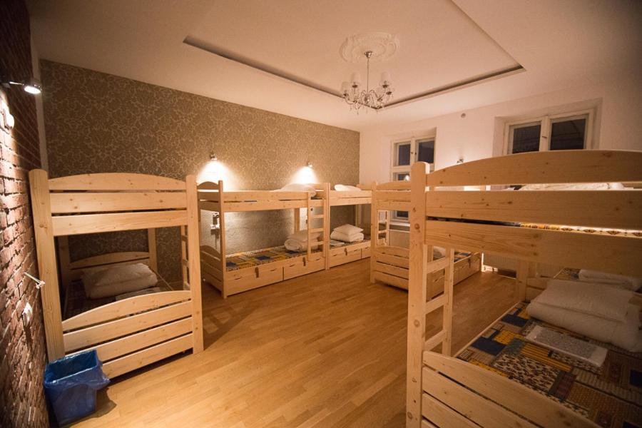 Номер (Кровать в общем 12-местном номере), Greg&Tom Beer House Hostel