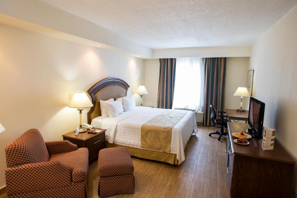 Двухместный (Номер с кроватью размера «king-size» и мини-кухней - Для некурящих) отеля Best Western PLUS Monterrey Colon, Монтеррей