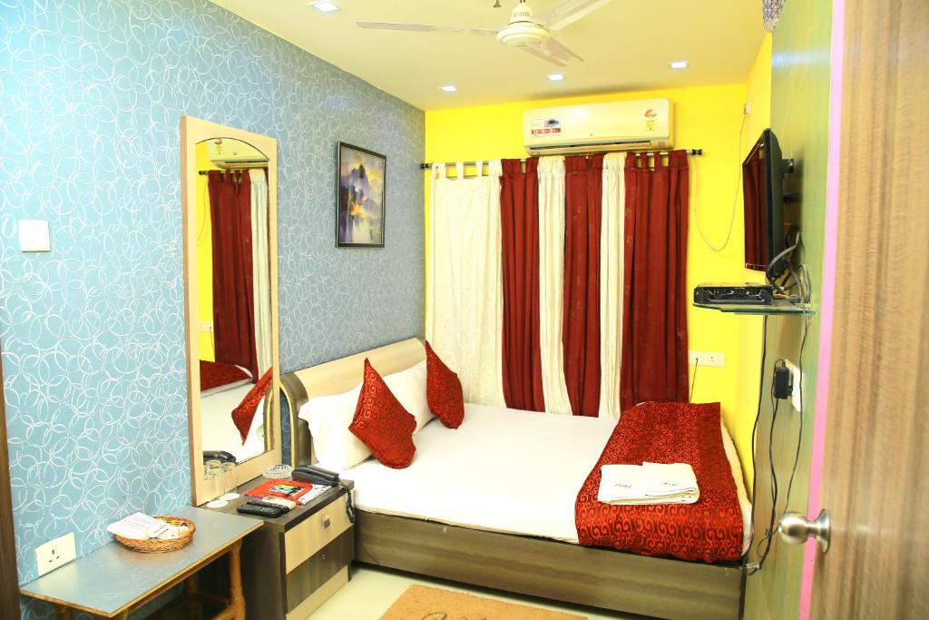 Двухместный (Номер Делюкс) отеля Babul Hotel, Калькутта