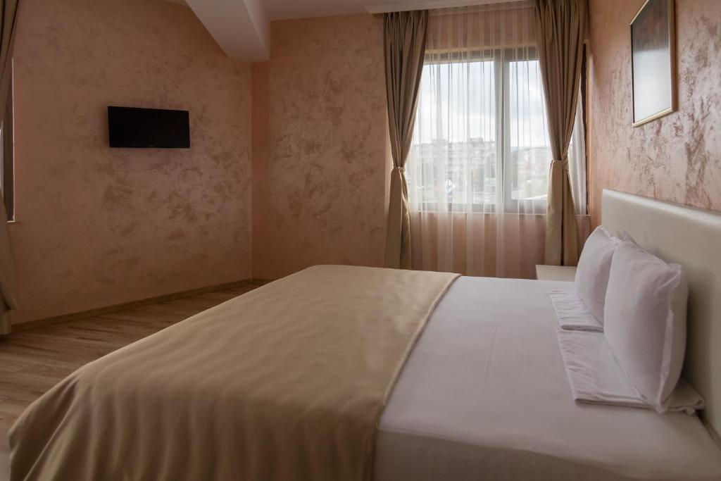 Двухместный (Двухместный номер Делюкс с 1 кроватью) отеля Hotel Kardjali, Кырджали