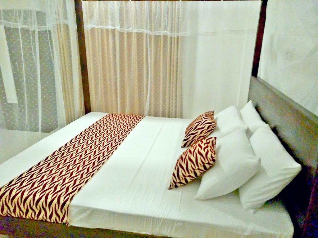 Двухместный (Стандартный двухместный номер с 1 кроватью и вентилятором) отеля Ocean Bay Surf Resort, Велигама