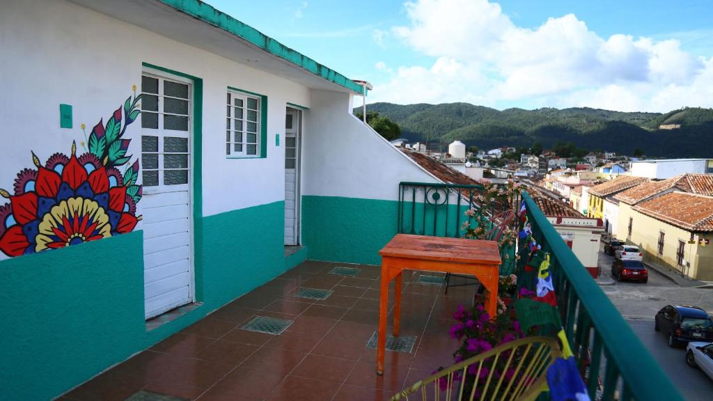 Двухместный (Двухместный номер с 1 кроватью и собственной ванной комнатой) хостела Hostal La Isla, Сан-Кристобаль-де-лас-Касас