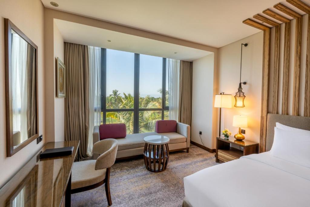 Двухместный (Улучшенный номер с кроватью размера «king-size») отеля Millennium Resort Salalah, Салала
