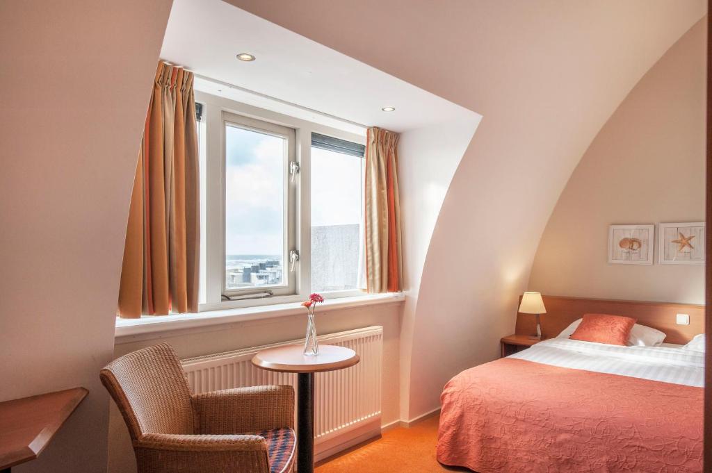 Двухместный (Двухместный номер с 1 кроватью, вид на море) отеля Hotel Victoria, Берген ан Зее
