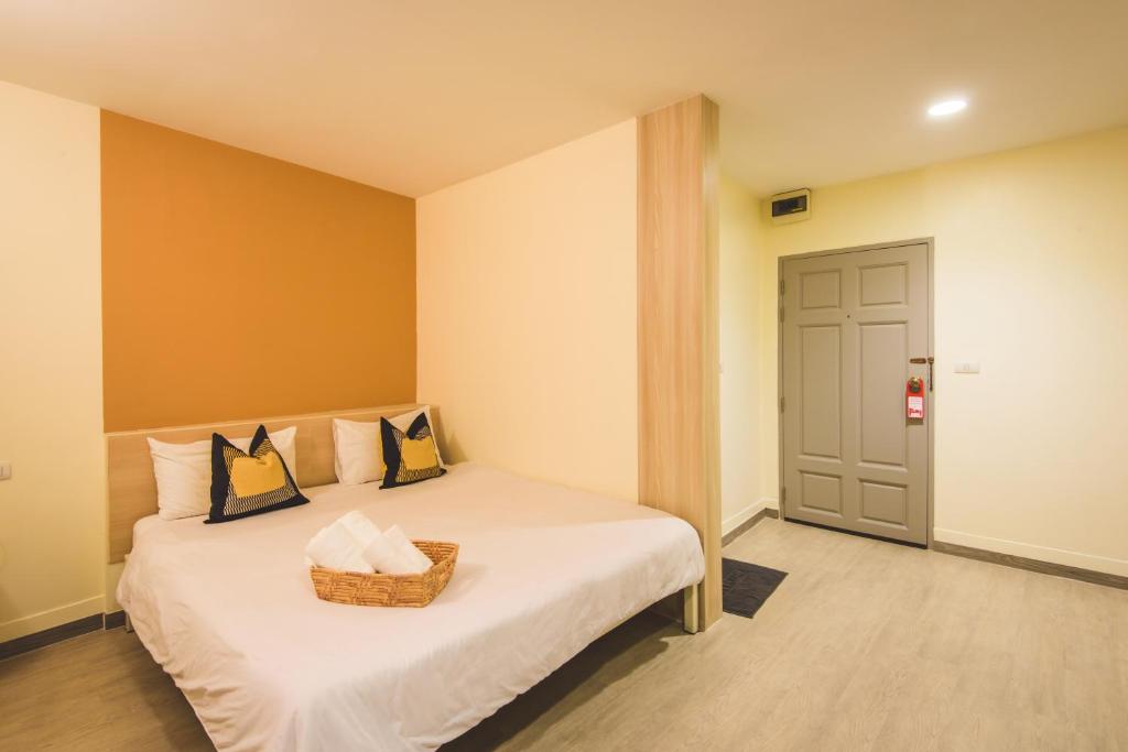 Двухместный (Двухместный номер Делюкс с 1 кроватью или 2 отдельными кроватями) курортного отеля New Suanmali, Бангкок