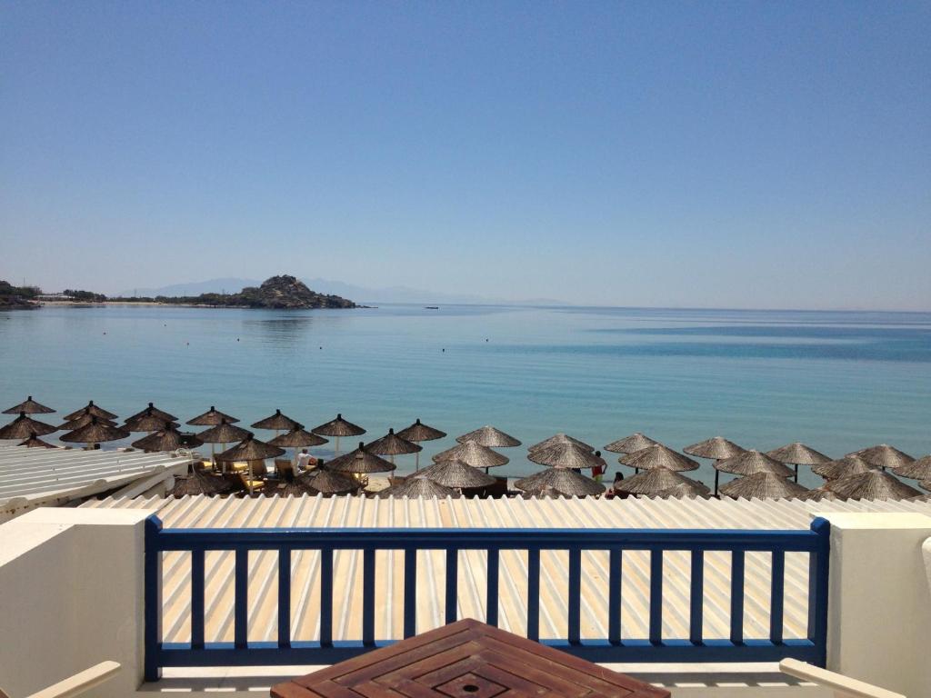 Трехместный (Трехместный номер Делюкс с видом на море) отеля Acrogiali Hotel, Платис Ялос, Эгейские острова