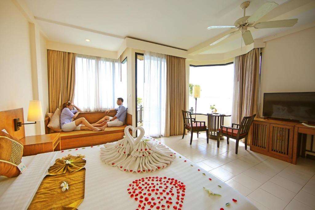Двухместный (Двухместный номер Гранд Делюкс с 1 кроватью и видом на море) курортного отеля Supalai Resort & Spa, Phuket, Пхукет