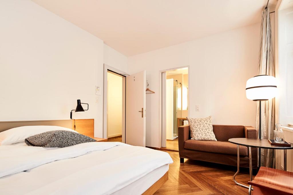 Двухместный (Улучшенный двухместный номер с 1 кроватью) отеля Consum Residence by Krafft Basel, Базель