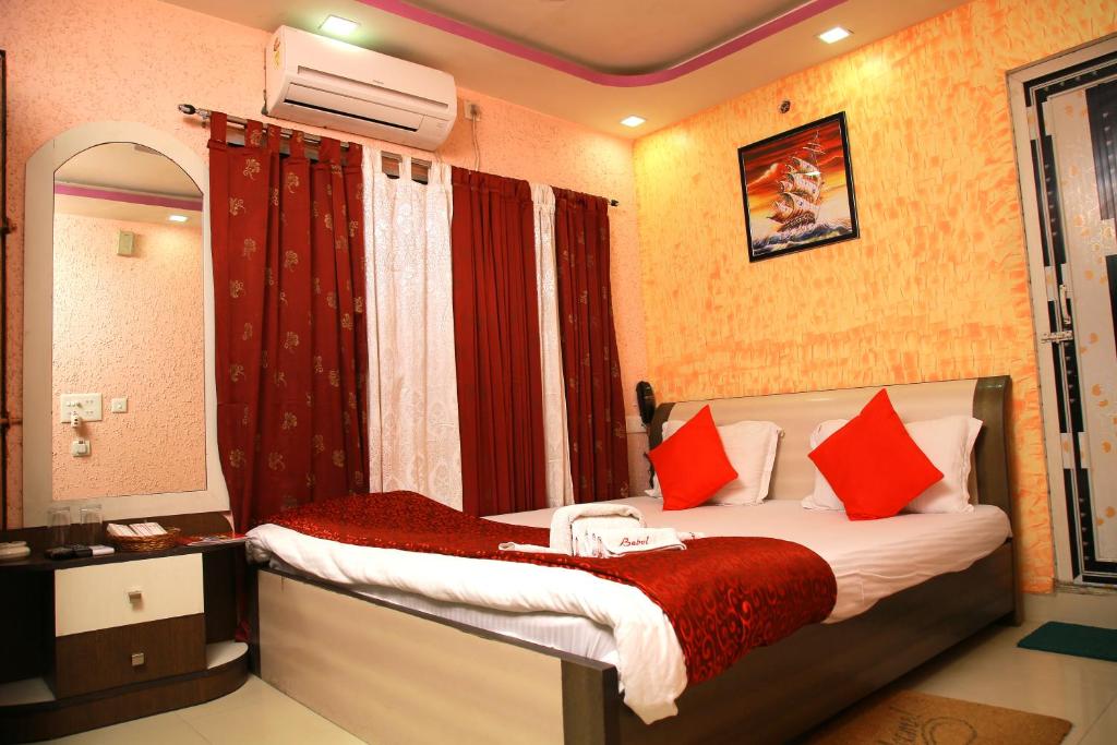 Двухместный (Двухместный номер Делюкс с 1 кроватью) отеля Babul Hotel, Калькутта
