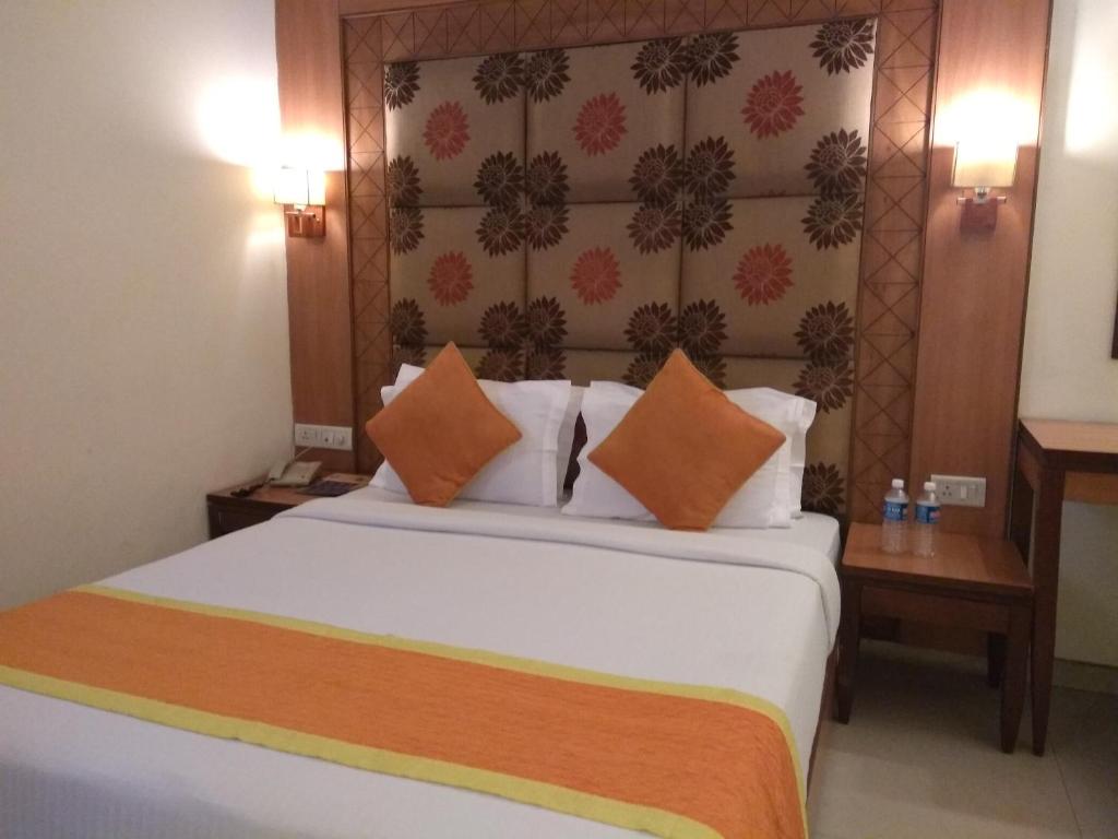 Сьюит (Королевский люкс) отеля Hotel Southern, Нью-Дели