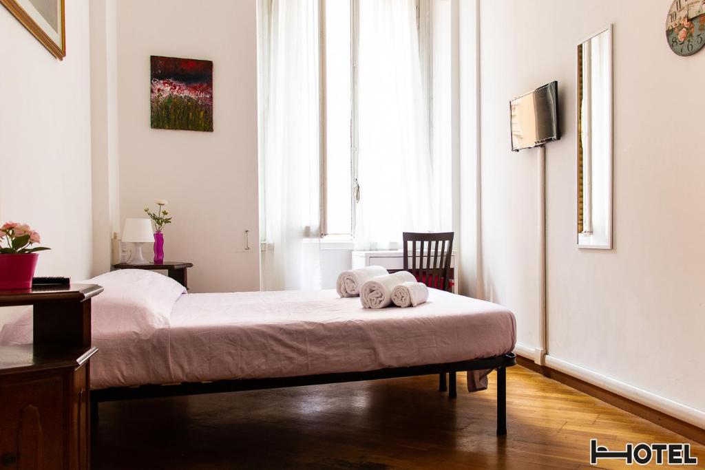 Двухместный (Двухместный номер с 1 кроватью или 2 отдельными кроватями и собственной внешней ванной комнатой) отеля Hotel Youri Il Magnifico, Генуя