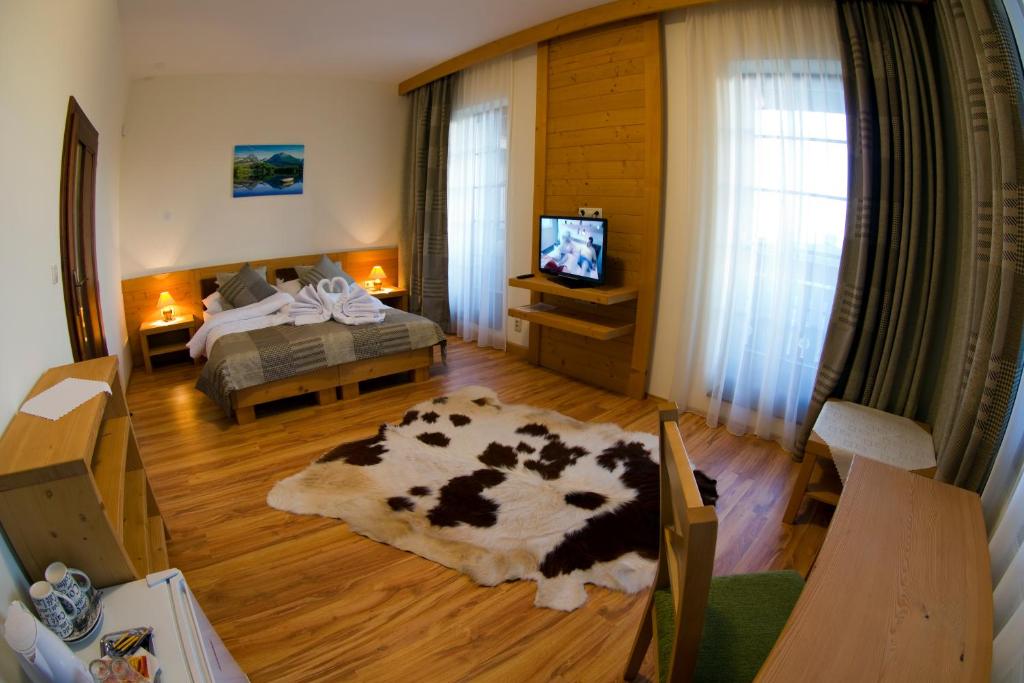 Двухместный (Большой двухместный номер с 1 кроватью) гостевого дома Vila Mlynica, Велька Ломница