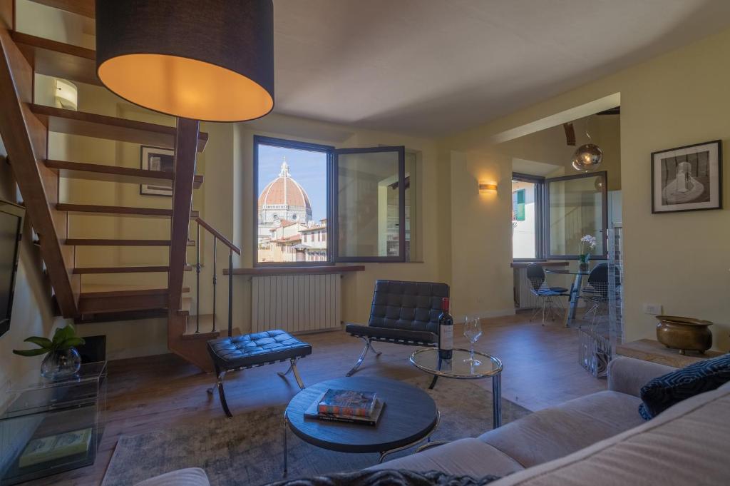 Апартаменты (Апартаменты с 2 спальнями - Двухуровневые - Borgo degli Albizi 6), Apartments Florence- Duomo