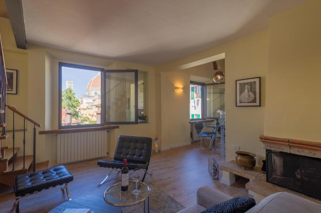 Апартаменты (Апартаменты с 2 спальнями - Двухуровневые - Borgo degli Albizi 6), Apartments Florence- Duomo