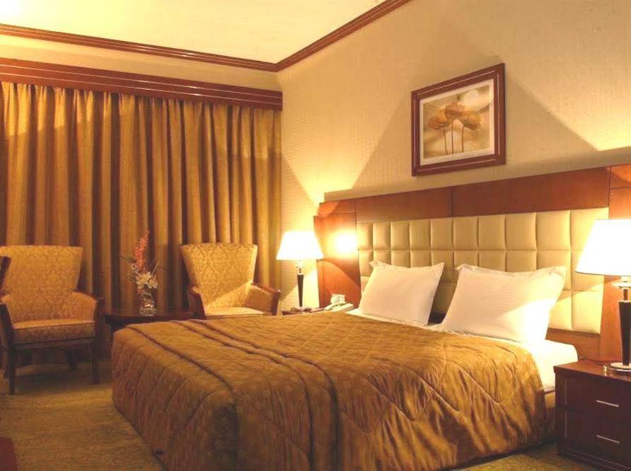 Двухместный (Представительский двухместный номер с 1 кроватью) отеля Grand Central Hotel, Дубай