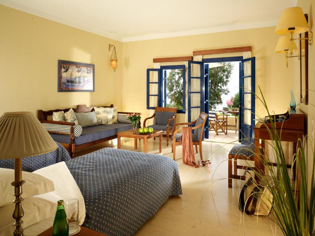 Номер (Бунгало с видом на море) курортного отеля Kalimera Kriti Hotel & Village Resort, Сисси