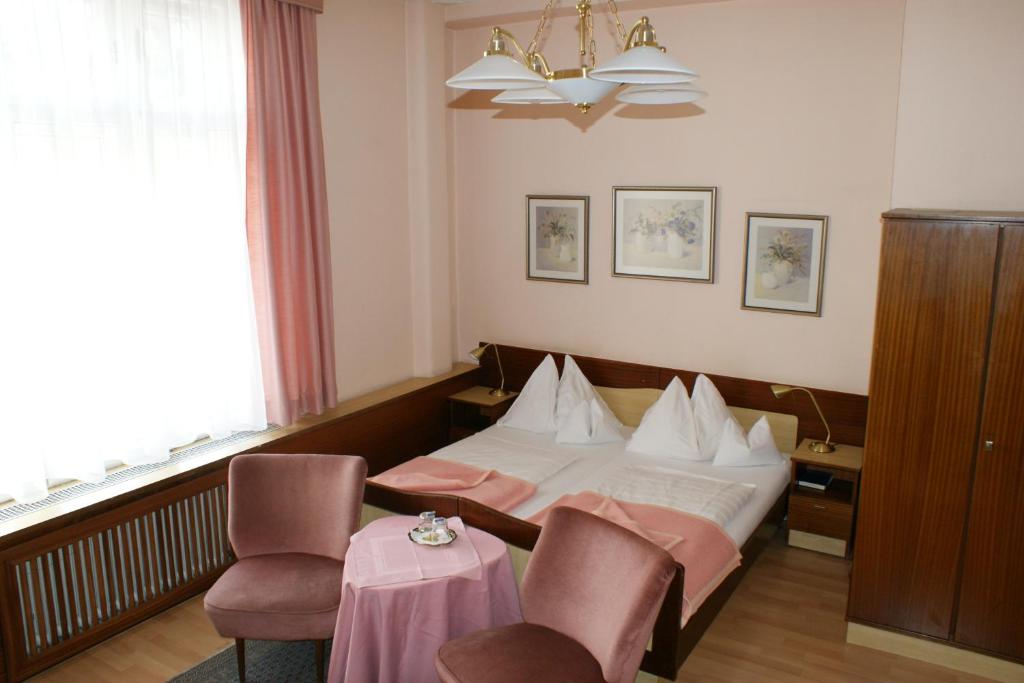 Двухместный (Стандартный двухместный номер с 1 кроватью или 2 отдельными кроватями) гостевого дома Pension Neuer Markt, Вена