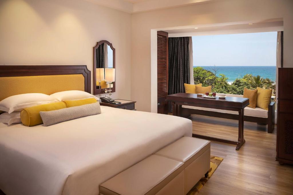 Двухместный (Роскошный номер с двуспальной кроватью, вид на океан) отеля Taj Samudra, Коломбо