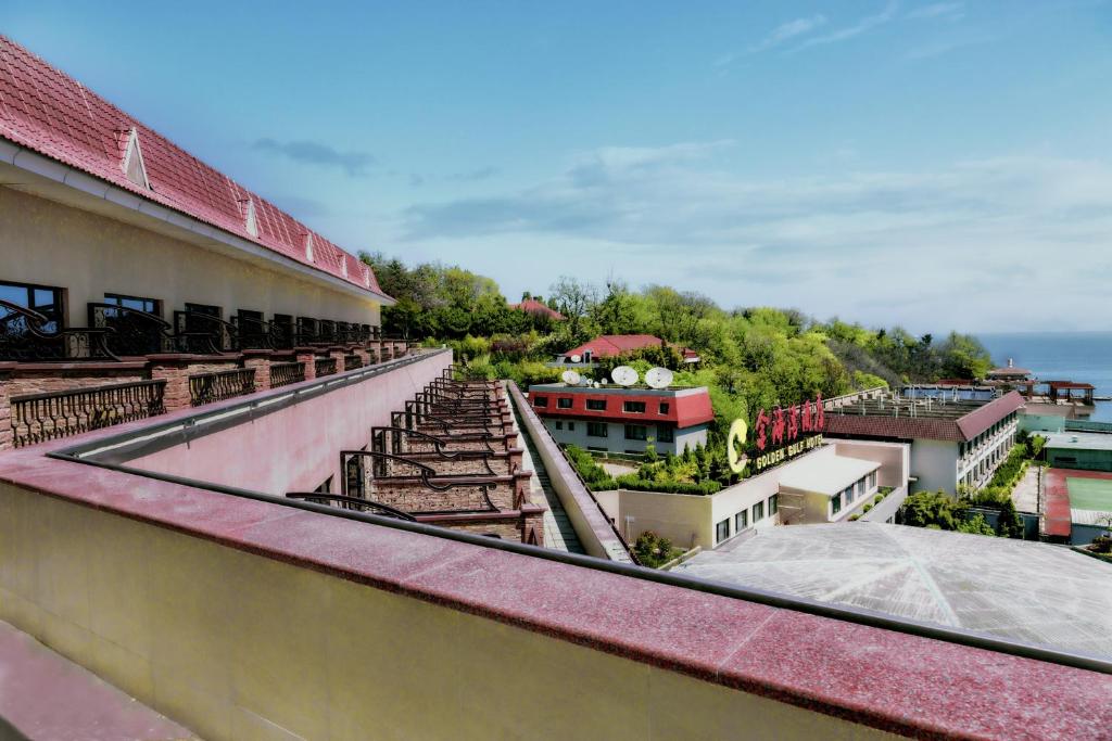 Двухместный (Mainland Chinese Citizen - Sunrise Seaview King Room with Balcony), Yantai Golden Gulf Hotel