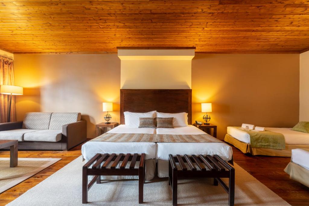 Семейный (Семейный двухместный номер с 1 кроватью или 2 отдельными кроватями и новогодним пакетом услуг) отеля Luna Hotel Serra da Estrela, Ковильян