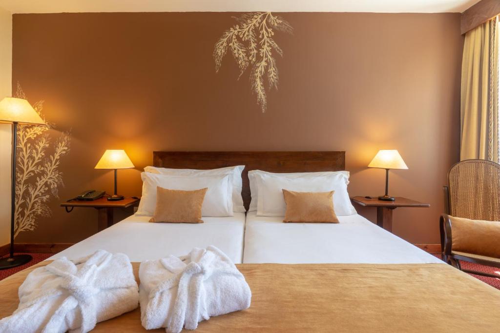 Двухместный (Улучшенный двухместный номер с 1 кроватью или 2 отдельными кроватями и панорамным видом) отеля Luna Hotel Serra da Estrela, Ковильян
