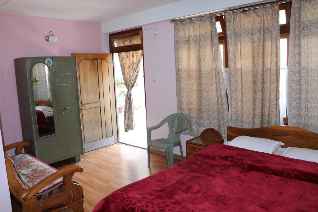 Двухместный (Двухместный номер с 1 кроватью и террасой) отеля Deki Lodge, Калимпонг