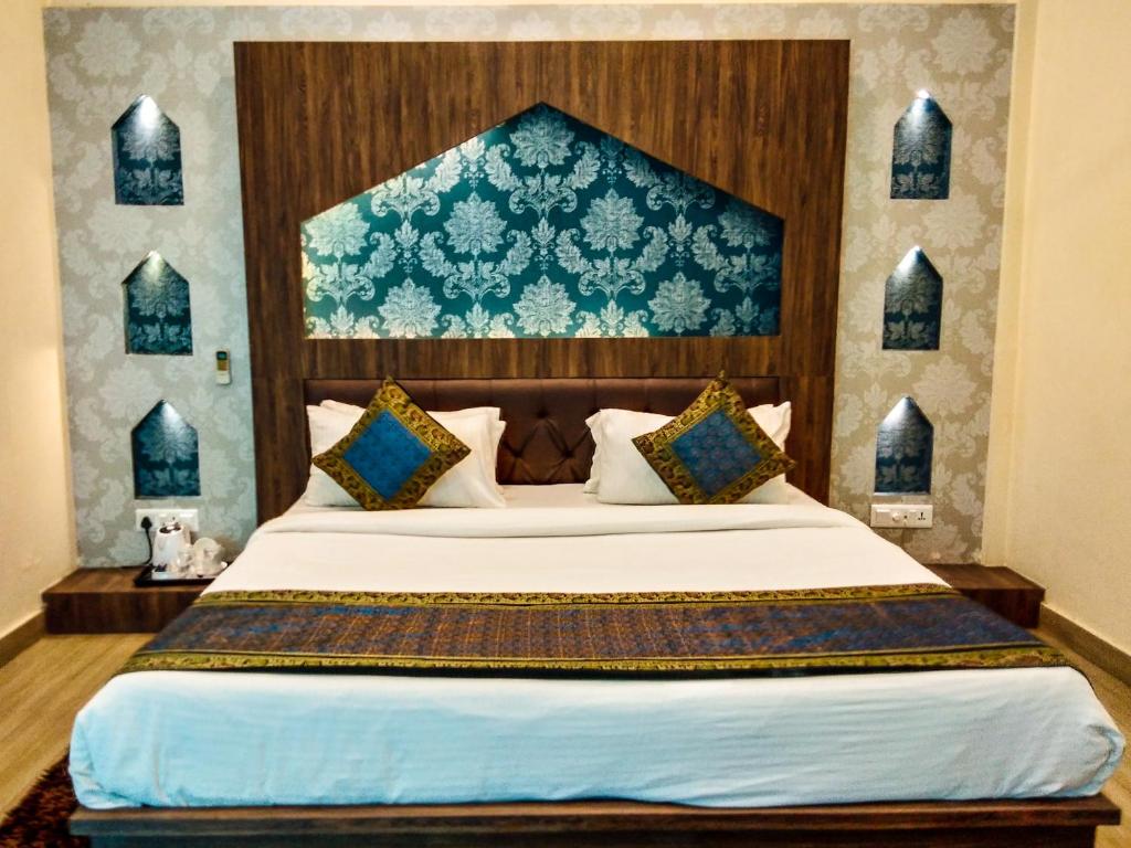 Сьюит (Banjara Budget Suite) отеля Hotel Sri Omkar Palace, Варанаси