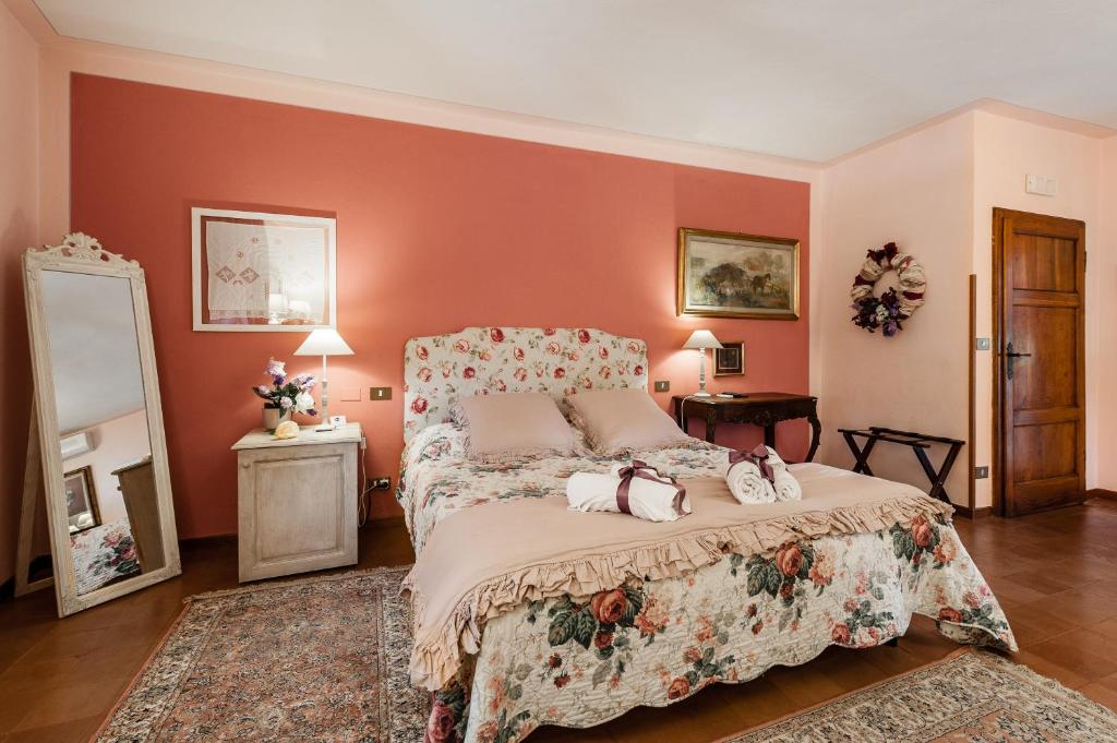 Двухместный (Улучшенный двухместный номер с 1 кроватью) курортного отеля Il Giardino Della Pieve, Кашина
