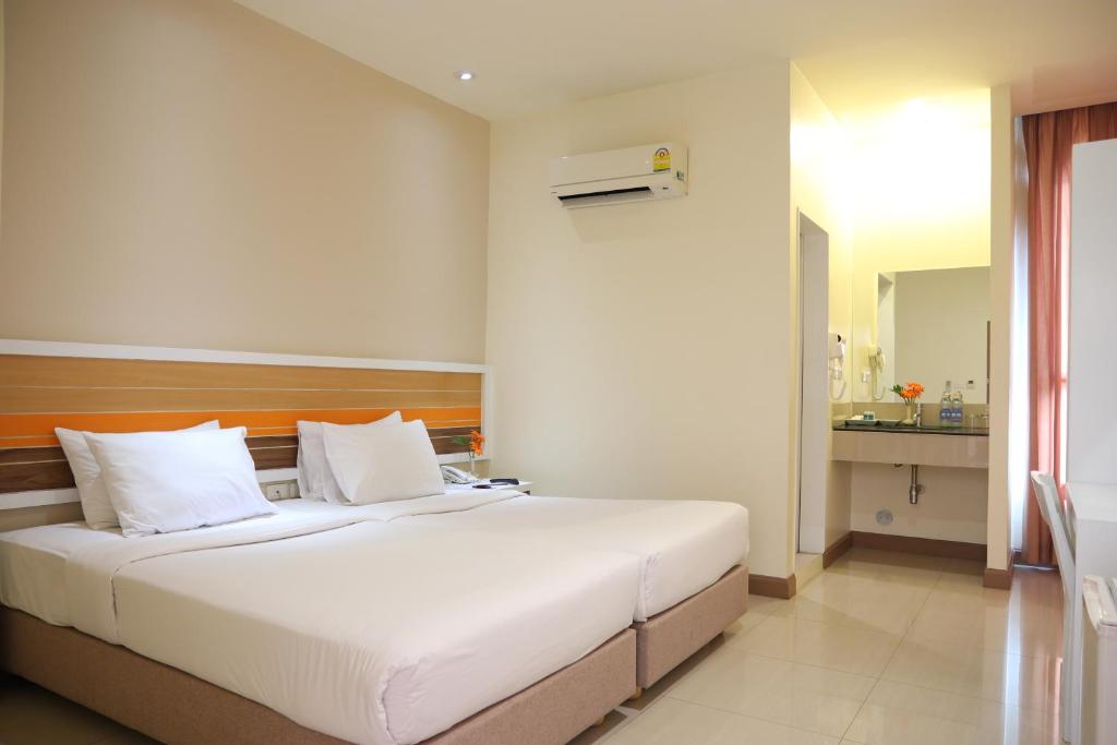 Двухместный (Улучшенный двухместный номер с 2 отдельными кроватями) отеля Imm Hotel Thaphae Chiang Mai, Чиангмай