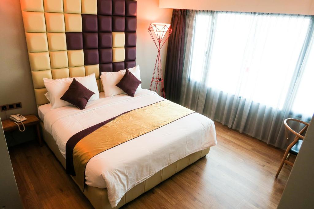 Двухместный (Улучшенный номер с кроватью размера «king-size») отеля Le Dream Boutique Hotel, Джорджтаун