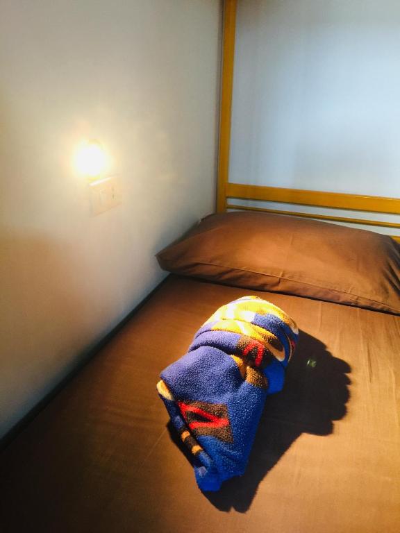 Двухместный (Стандартный двухместный номер с 2 отдельными кроватями (двухъярусная кровать) и вентилятором) хостела Phuket Sunny, Пхукет